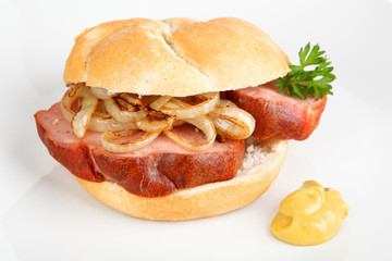 Leberkäse in der Semmel