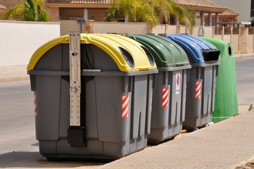 Contenedores de reciclaje