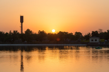 Obraz premium sunset on the lake