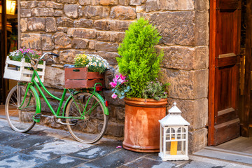 Fototapeta na wymiar Charming narrow streets of Florence town