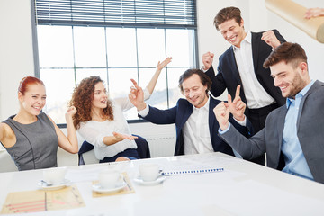 Team beim Jubel und Feiern