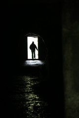 Das Licht am Ende des Tunnels - obrazy, fototapety, plakaty