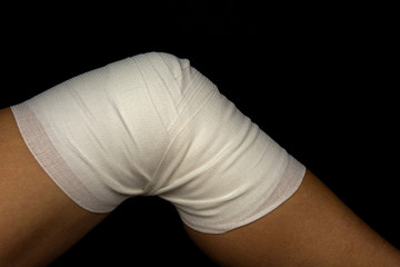 Elastic bandage on the knee joint, stabilization