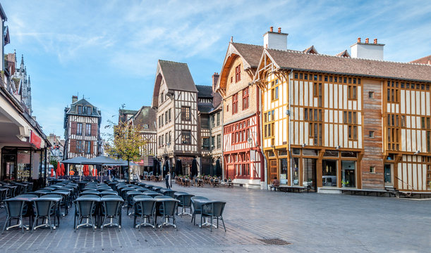 Troyes et ses fa&ccedil;ades &agrave; pans de bois