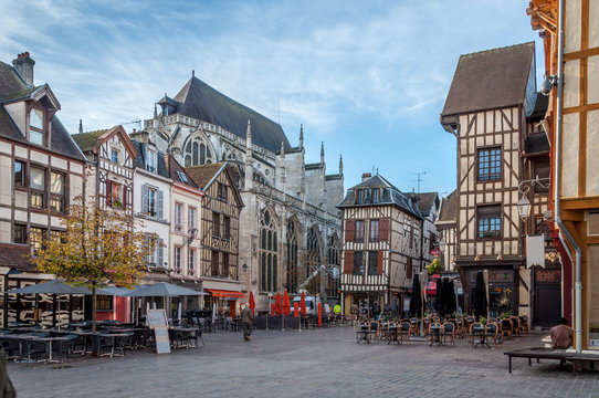 Troyes et ses fa&ccedil;ades &agrave; pans de bois