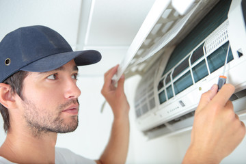 Naklejka na ściany i meble problem with the airconditioning