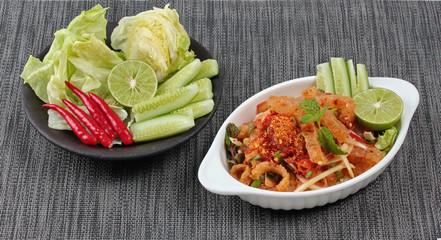 Spicy and sour mixed herb salad with pork skin and pork rind  se