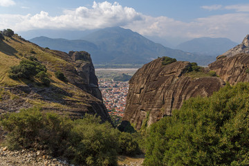Fototapeta na wymiar view on Kalabaka town at Meteora, Greece