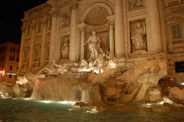 rome italy trevi fountain at night