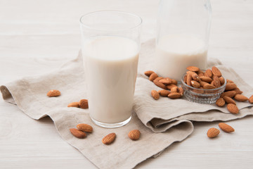 アーモンドミルク