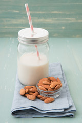 アーモンドミルク