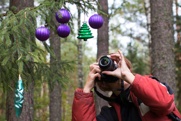 Photographer makes pictures outdoors