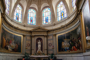 Obraz premium PARIS, FRANCE April 25, 2016. Church Saint-Etienne-du-Mont -view the interior. 