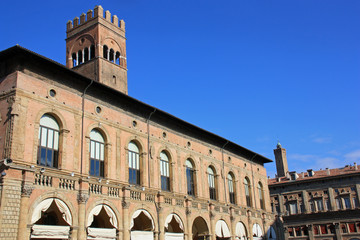 Fototapeta na wymiar Façade du palazzo del Podesta à Bologne, Italie