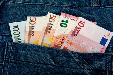 евро в джинсах