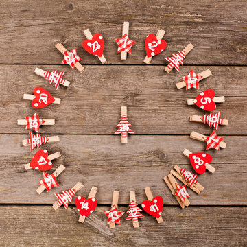 adventskalender kl&auml;dnypor f&ouml;r presenter i cirkel