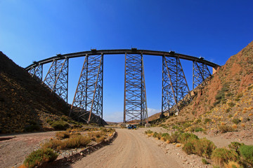 Fototapeta na wymiar La Polvorilla viaduct, Tren A Las Nubes, near San Antonio De Los Cobres, northwest of Argentina