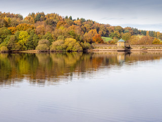 Fototapeta premium Control Tower and Dam Wall at Fernilee Reservoir, The Goyt Valley, Peak District, UK