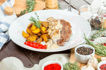 Grilled Steak with potato wedges