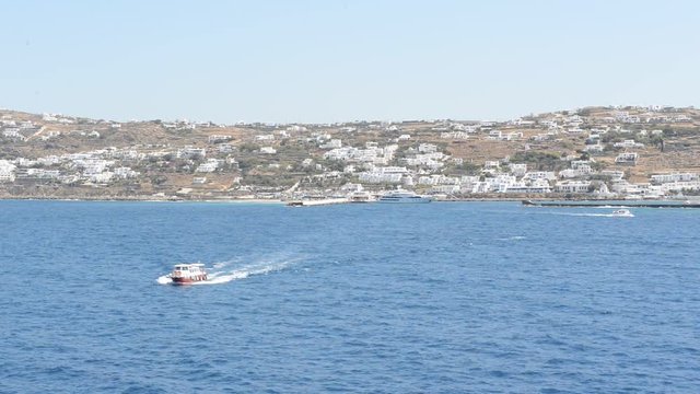 Tenderboot vor Mykonos