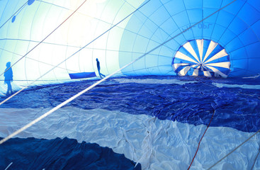 Obraz premium Opblazen van een ballon