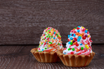 the colorful cupcakes