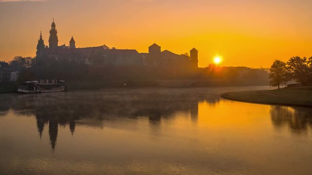 Time lapse of Wawel Castle at Sunrise. Krakov, Poland. 4K.
