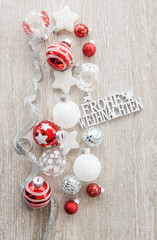 Christbaumkugeln und Weihnachtsdeko