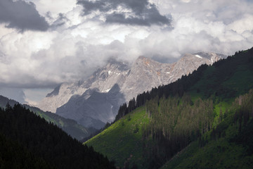 Fototapeta premium Amazing alpine scenery from Berwang, Austria