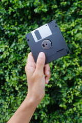 Disk magnetic computer data storage support