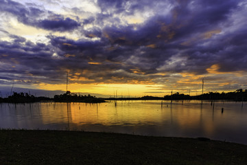 Obraz premium Lake Brokopondo in the morning