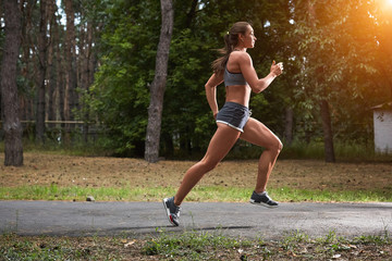 Obraz premium Run in the forest