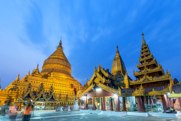 Fototapeta na wymiar Sunset Shwezigon Paya, Pagoda