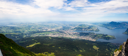 vistas del lago de los cuatro cantones desde el monte Pilatus , Lucerna, en el verano de 2016 OLYMPUS DIGITAL CAMERAOLYMPUS DIGITAL CAMERA