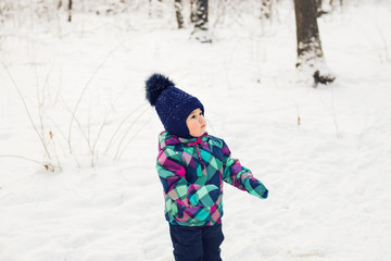 baby girl in the winter park