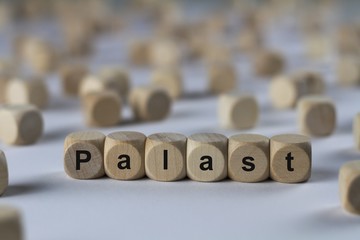 Palast - Holzwürfel mit Buchstaben