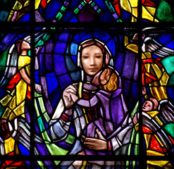 Obraz premium Mary, Jesus (child) and angels in stained glass