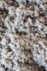 mounts thermal insulation from recycled Cellulose insulation environmentally friendly paper to insulate the floor of the ceiling and the walls of the house