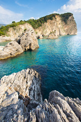 Fototapeta premium clear sea and rocks