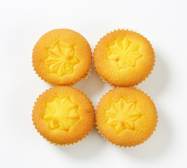 Pudding filled lemon cupcakes