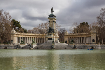 Fototapeta na wymiar Monument to Alfonso XII in Madrid, Spain