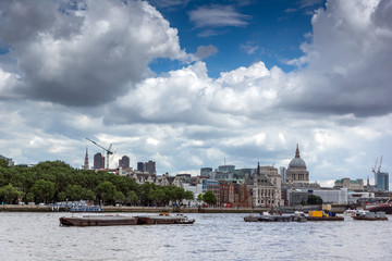 Fototapeta na wymiar LONDON, ENGLAND - JUNE 15 2016: Panorama of Thames river and City of London, Great Britain