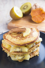 Pancakes of yam and kiwi