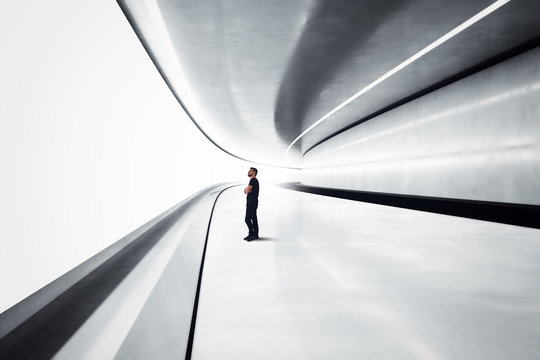 Fototapeta Człowiek w futurystycznym tunelu