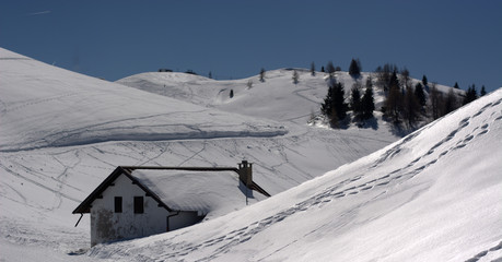 Shelters at high altitude
