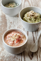 Studio, dreierlei Dips: Tomaten-Dip, Avocado-Dip, Kräuter-Dip