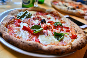 Pizza napoletana
