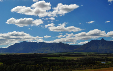 Fototapeta premium Sud Africa, 25/09/2009: il paesaggio sudafricano visto dalla N2, la celebre Garden Route, la strada panoramica della costa sud-orientale dal Wester Cape all' Eastern Cape