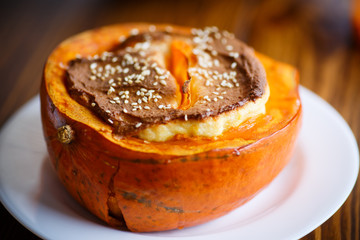 Pumpkin baked with cheese and sesame seeds