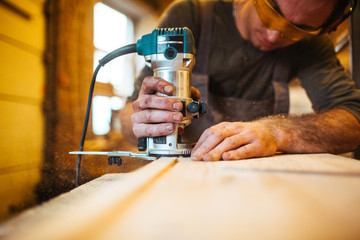 Working with power tool